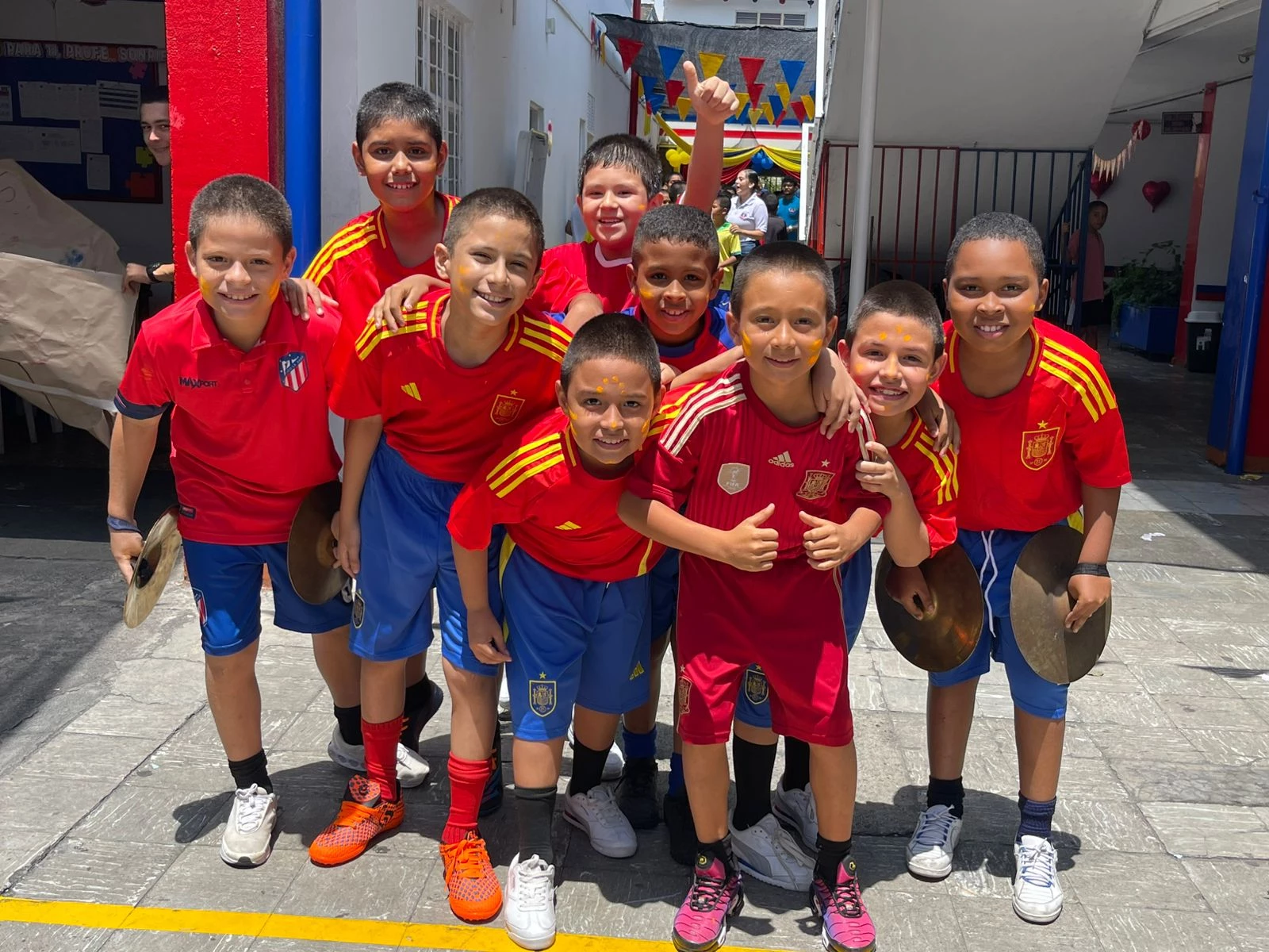 Actividad institucional 13